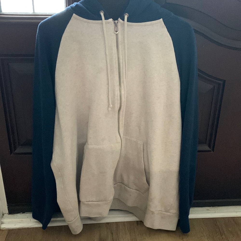 zip up sweater white with blue sleeves and hood size XL